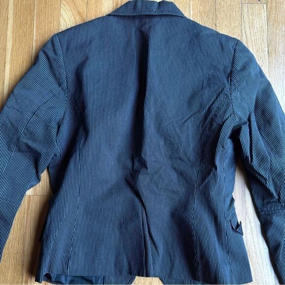 H&M Black and white stripe, blazer size 8 - Picture 2 of 4